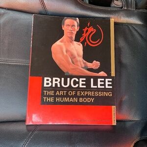 Bruce Lee Art of Expressing the Human Body Book - Red and Black